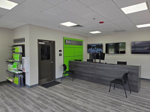 Extra Space Storage - 5090 - Summerville - Quality Dr - 165 Quality Drive