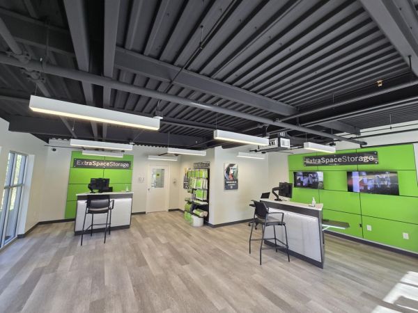 Extra Space Storage - 6089 - Ocala - 19th Avenue Rd - 2426 Southwest 19th Avenue Road