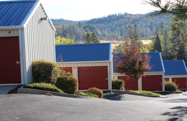 Grass Valley Self Storage - 946 Golden Gate Terrace
