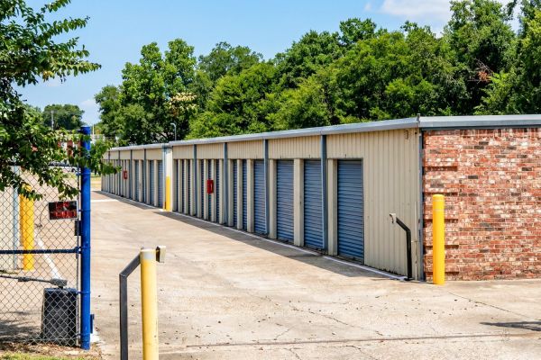 Hideaway Self Storage - 1624 Farm To Market 66