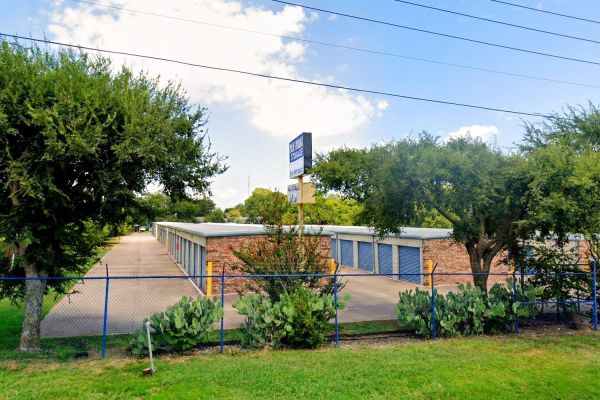 Hideaway Self Storage - 1624 Farm To Market 66