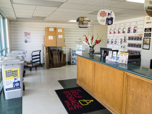 My Self Storage Space - Camarillo - 450 Camarillo Center Drive