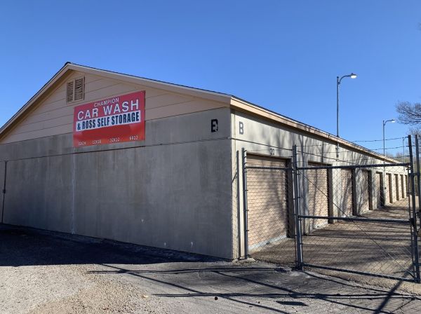 Ross Self Storage - 1907 Southeast 13th Avenue