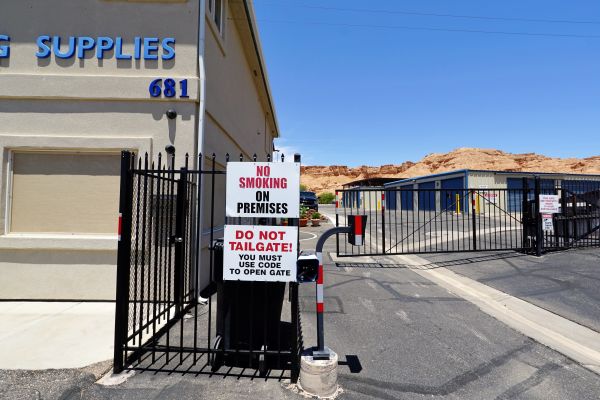 Mesquite Self Storage - 681 Hardy Way