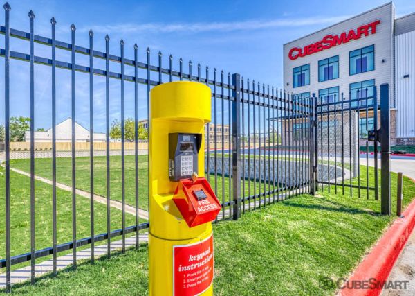 CubeSmart Self Storage - 601 West Tidwell Road - TX - 601 West Tidwell Road