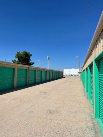 Hobbs Self Storage - 1515 West Broadway Place