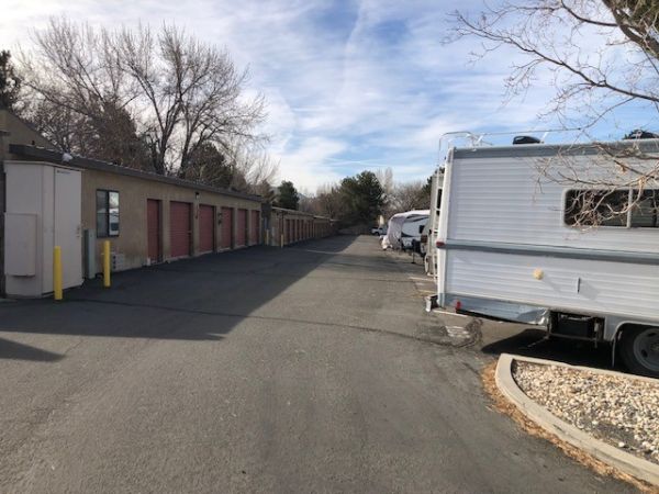 Vista Park Self Storage - 2845 Vista Boulevard