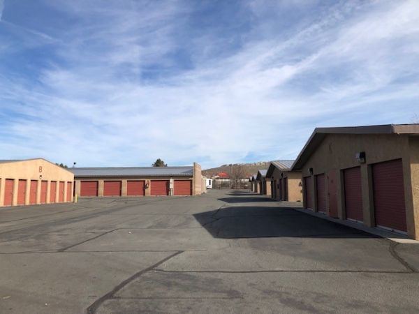 Vista Park Self Storage - 2845 Vista Boulevard