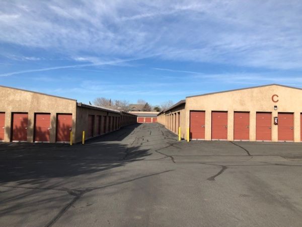 Vista Park Self Storage - 2845 Vista Boulevard