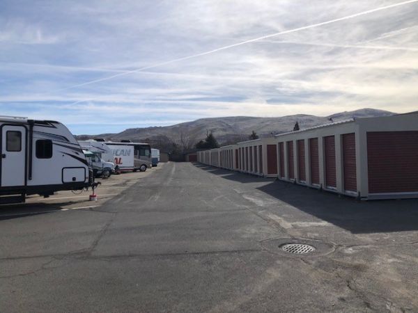 Vista Park Self Storage - 2845 Vista Boulevard
