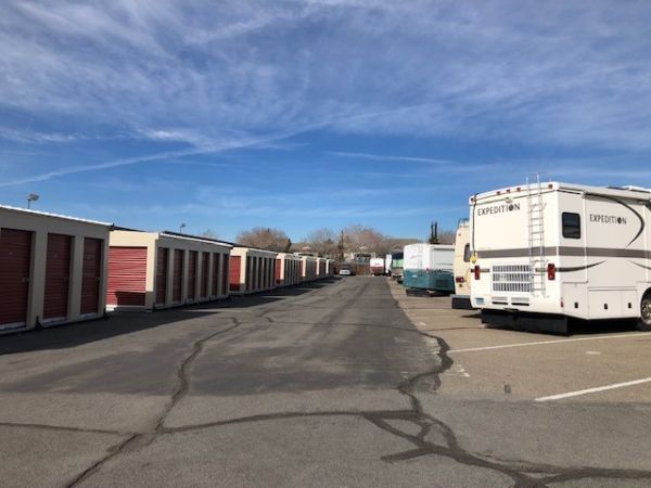 Vista Park Self Storage - 2845 Vista Boulevard