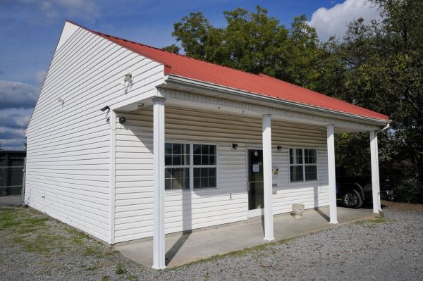 Golden Eagle Storage - 803 East Lane Street