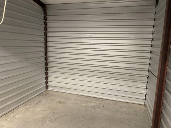 Chalmette Lock Storage - 8217 West Saint Bernard Highway