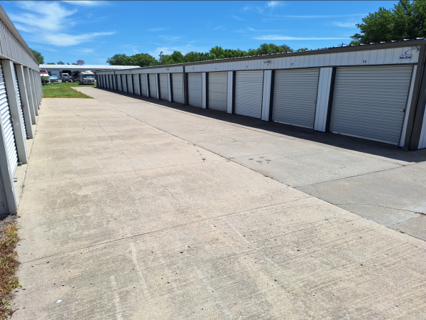 Topeka Self Storage - Tyler - 1540 Northwest Tyler Street