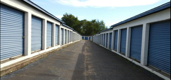 Radiant Storage - Montgomery - 1118 East South Boulevard