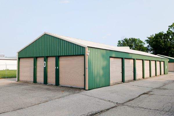 Miles of Storage - Richmond - 401 Porterfield Avenue