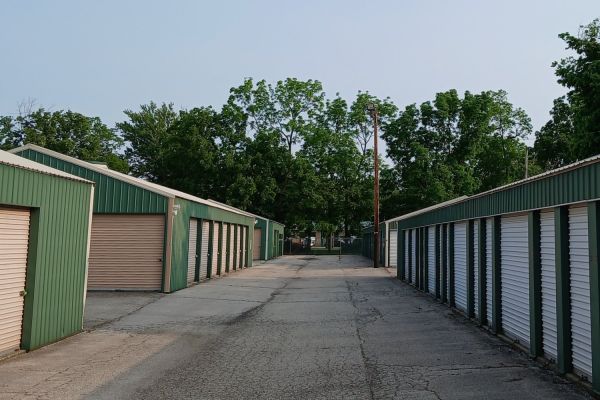 Miles of Storage - Richmond - 401 Porterfield Avenue