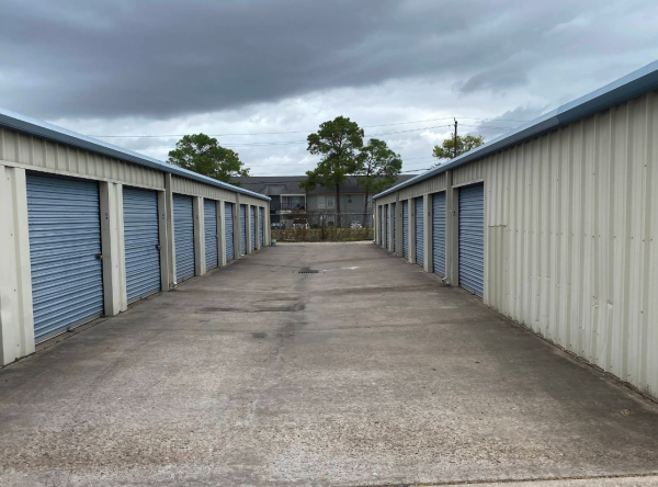 Houston Mini Storage - 1921 Hollister Street