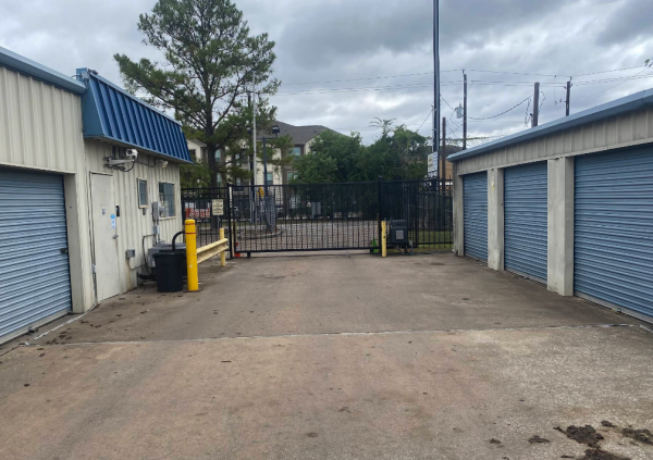 Houston Mini Storage - 1921 Hollister Street