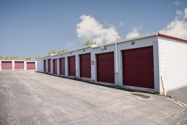 10 Federal Storage - Farnsworth Ave - 2710 North Farnsworth Avenue
