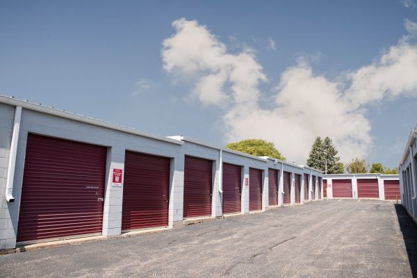 10 Federal Storage - Farnsworth Ave - 2710 North Farnsworth Avenue