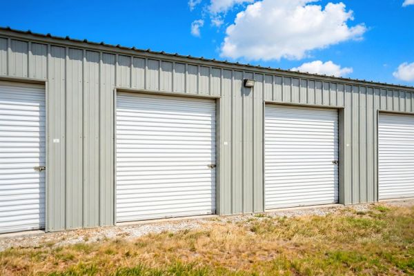 LOGO Storage Burnet - 1736 Texas 29
