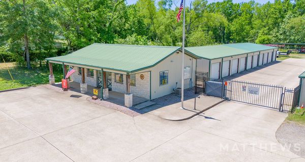 Old Jack Storage - 17066 Fm 2493