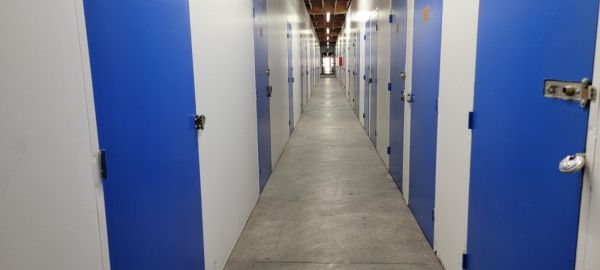 Placentia Self Storage - 585 Porter Way