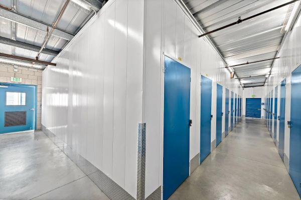 Instorage - Costa Mesa - 2038 Newport Boulevard