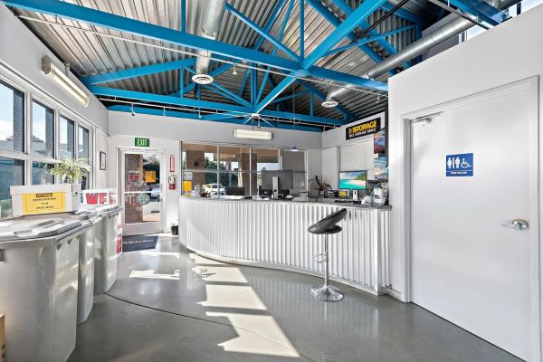 Instorage - Costa Mesa - 2038 Newport Boulevard