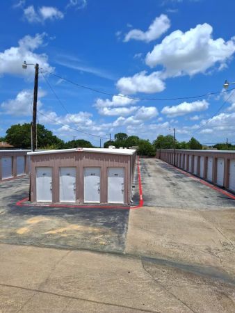 All American City Self Storage - 1209 East Belt Line Road