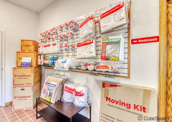 CubeSmart Self Storage - 7511 Vandiver Road - IL - 7511 Vandiver Road