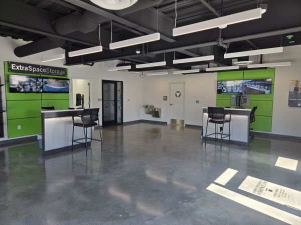 Extra Space Storage - 6921 - Sylmar - 12121 Foothill Blvd - 12121 Foothill Boulevard