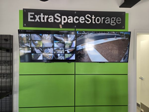 Extra Space Storage - 6921 - Sylmar - 12121 Foothill Blvd - 12121 Foothill Boulevard