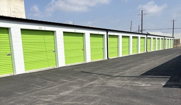 Storelocal Storage - 325 Fm 1103