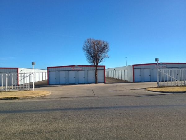 Pampa Storage Center - 2520 North Hobart Street
