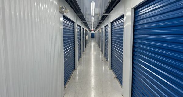 iStorage - 7017 - Crosstown -
