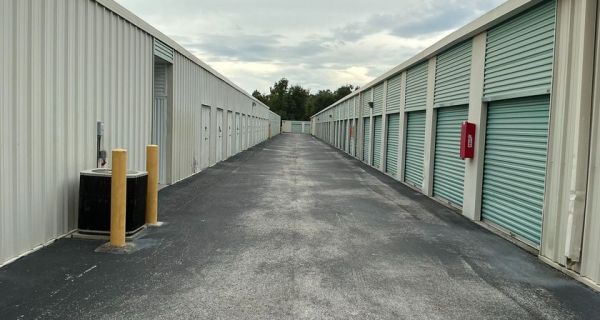 iStorage - 7018 - Spring Hill - 1000 Commercial Way