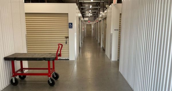 iStorage - 7015 - Zephyrhills - 37148 State Road 54