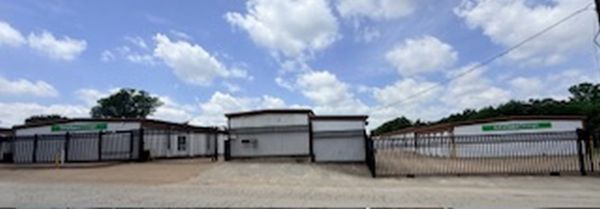 Extra Space Storage - 5067 - Grapevine - N Scribner St - 401 North Scribner Street