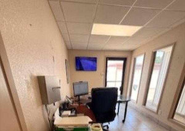 Extra Space Storage - 5067 - Grapevine - N Scribner St - 401 North Scribner Street