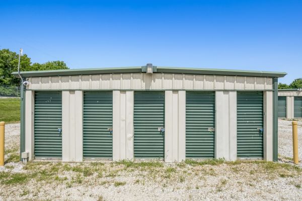 LocalStorage Foley - 104 Bluffview Estates