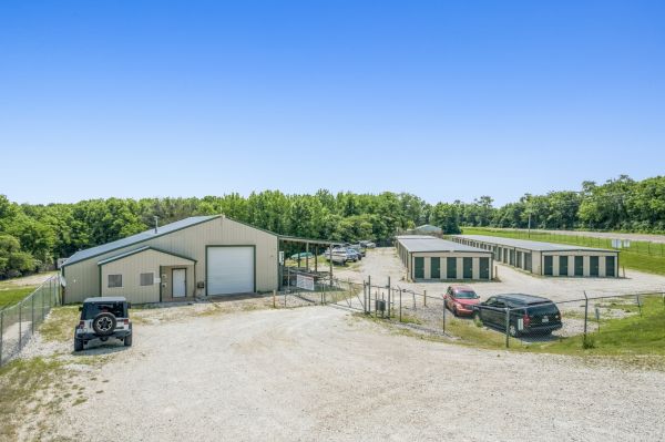 LocalStorage Foley - 104 Bluffview Estates