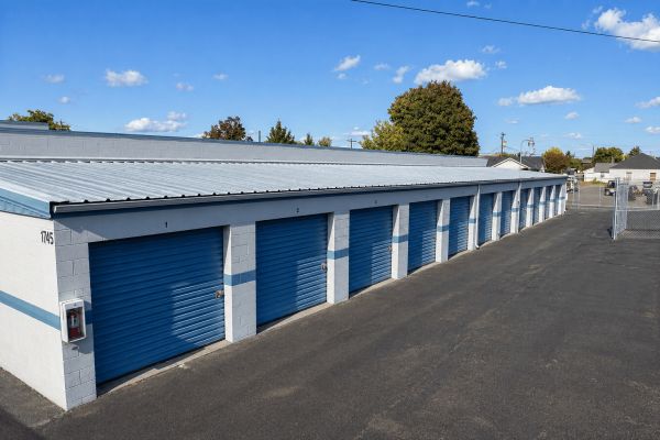 Isaacs Mini Storage - 1745 East Isaacs Avenue