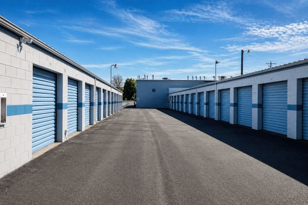 Isaacs Mini Storage - 1745 East Isaacs Avenue