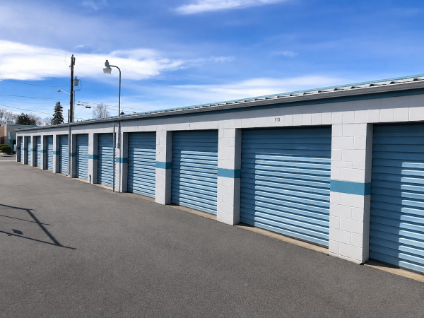 Isaacs Mini Storage - 1745 East Isaacs Avenue