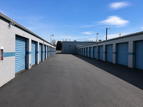 Isaacs Mini Storage - 1745 East Isaacs Avenue