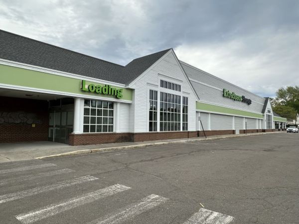 Extra Space Storage - 6845 - Bridgeport - Madison Ave - 2600 Madison Avenue