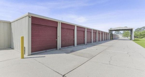 Southern Self Storage - 3523 South Slidell - 606 Voters Rd