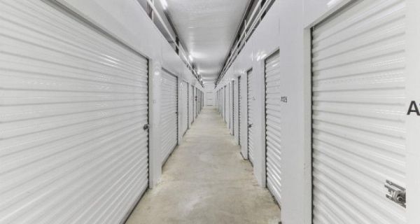 Southern Self Storage - 3523 South Slidell - 606 Voters Rd